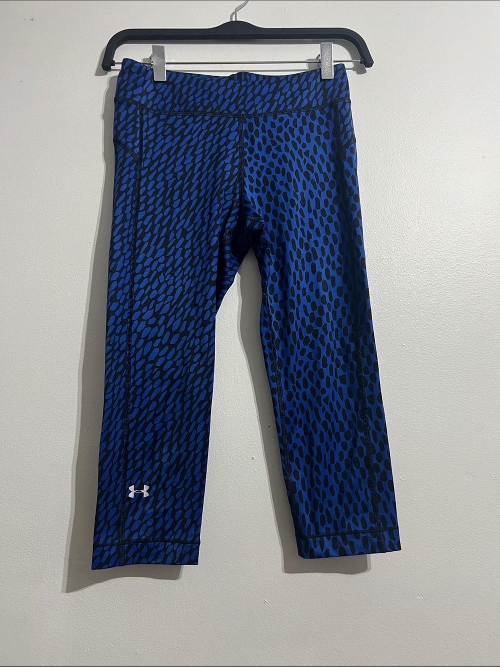 Under Armour women’s ' Blue Printed Athletic Capris